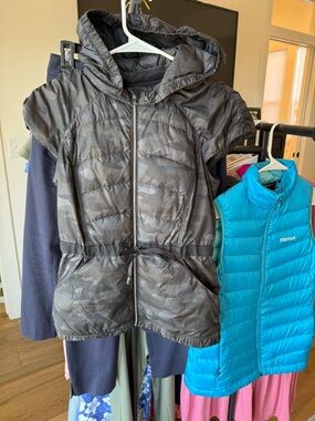 lululemon athletica Charcoal Camo Short Hooded Puffer Vest